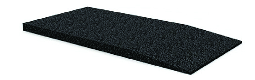 Kestävä, laadukkaasta materiaalista valmistettu kumiramppi, joka helpottaa matalien ajoneuvojen nostimelle ajoa