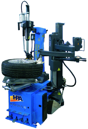 HPAfaipin uuden sukupolven rengaskone taakse kääntyvällä työkaluvarrella, joka on suunniteltu selviytymään kaikista henkilöauton renkaan asennustöistä. Rengaskone sisältää paineilmatoimisen työkalupuomin.