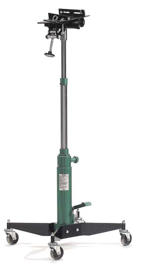 Compacin vaihteistonostin on leveällä ja tukevalla rungolla, suurilla pyörillä, pikanostopolkimella, jousikuormitetulla alalaskuventtiilillä sekä vaihteistoadapterilla varusteltu laadukas ja kestävä vaihteistonostin.