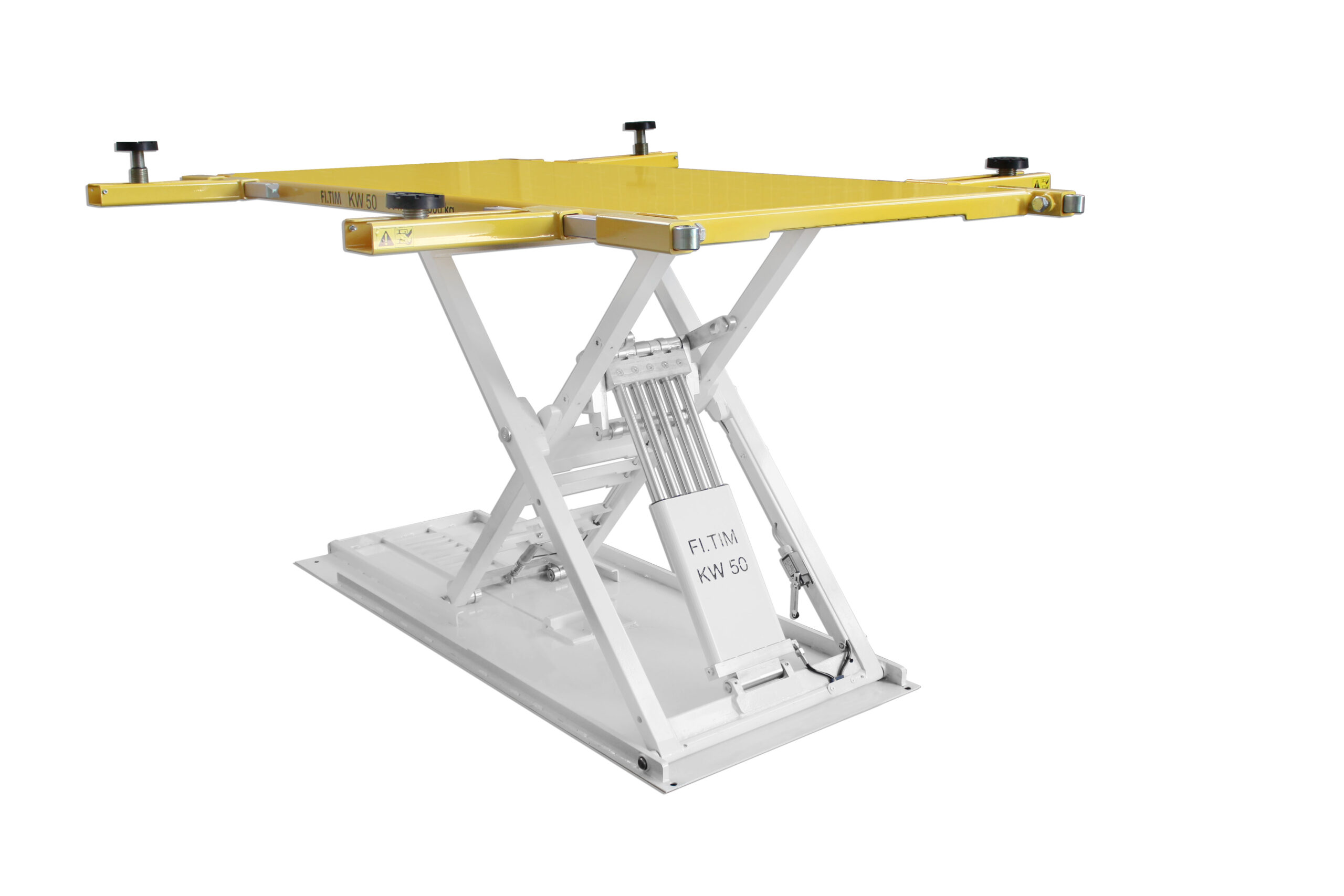 Fi. Tim Matala maalaamonostin, 1800 kg nostokyvyllä.