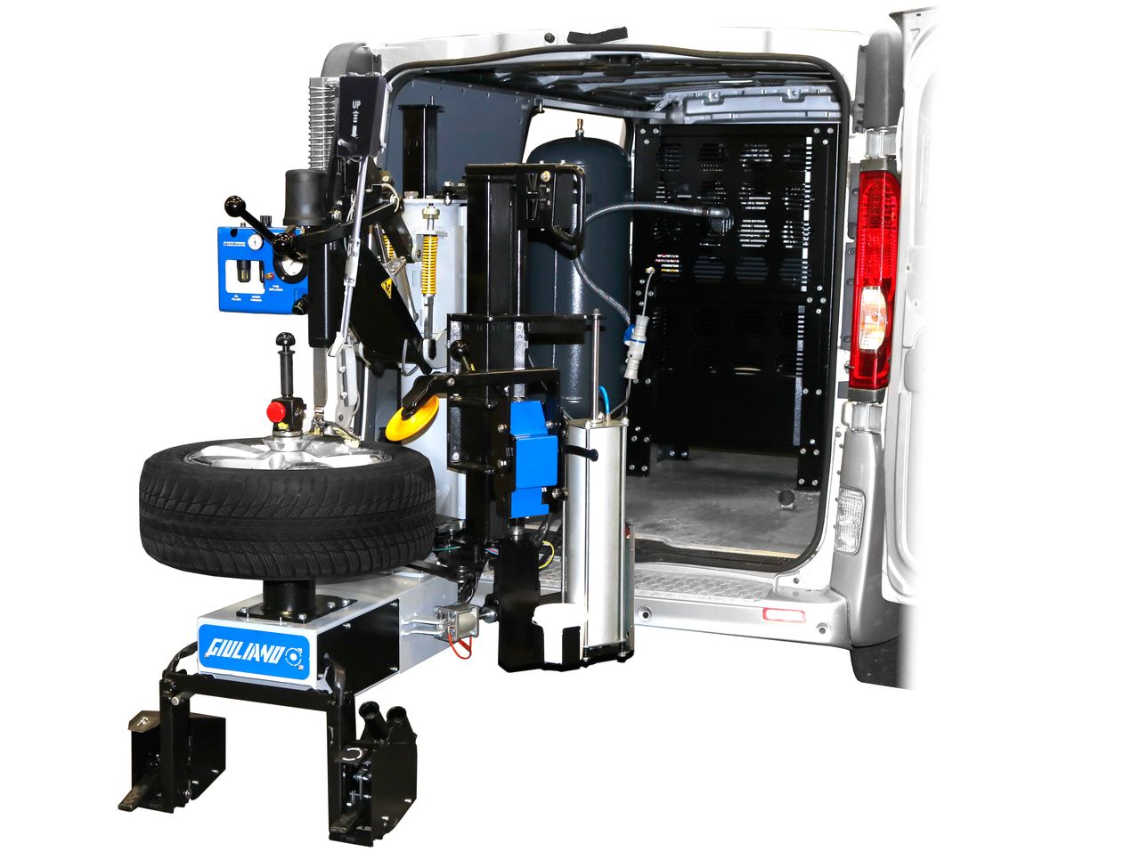 Giuliano S 118 QX Rengaskone pakettiautoon.